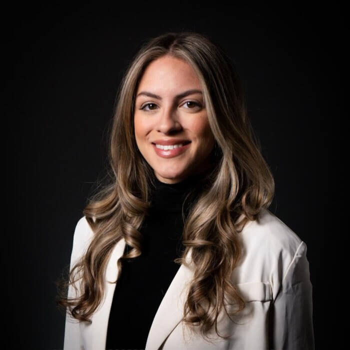 2023 Headshot 700x700 - Anais Estrella