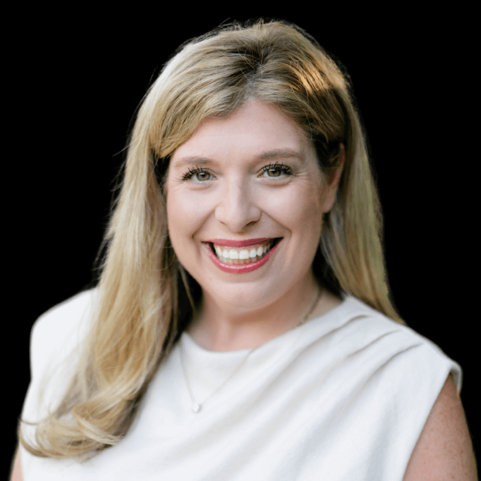 Headshot Template 5 700x700 - Hannah Bowers